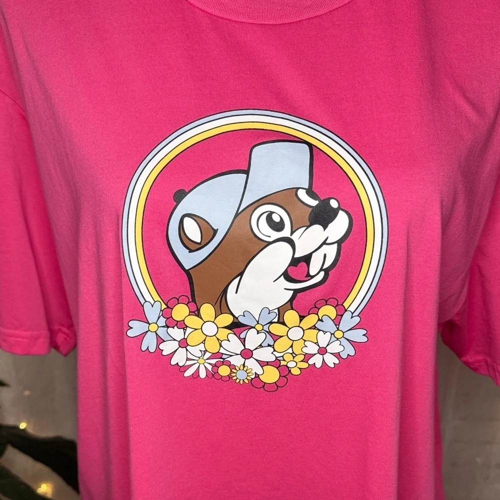 Buc-ee’s Pink Graphic Short Sleeve Tee - Picture 2 of 9